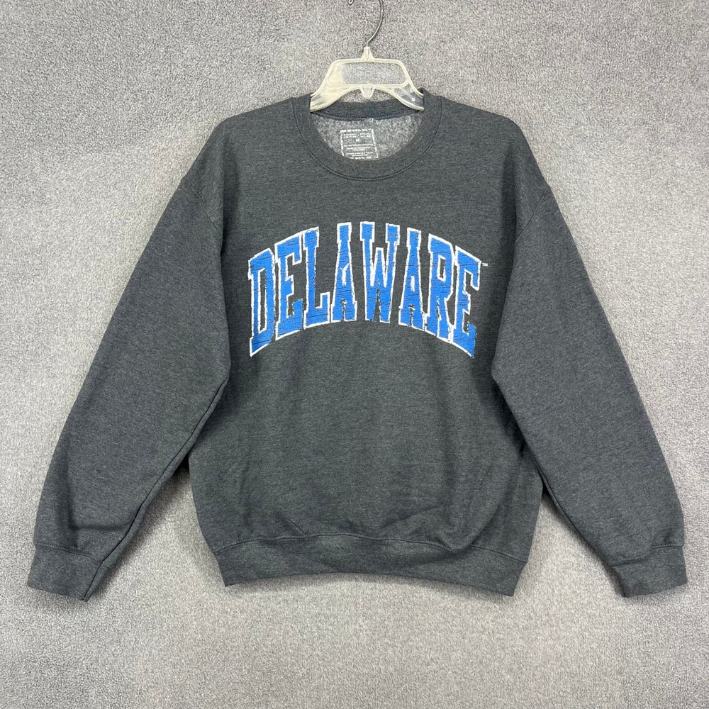 Gameday Couture Delaware Sweatshirt Mens Medium Charcoal Blue Graphic Crewneck